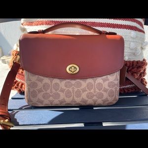 Coach Cassie - Discontinued signature logo